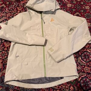 Nike ACG Cascade Rains  rain jacket